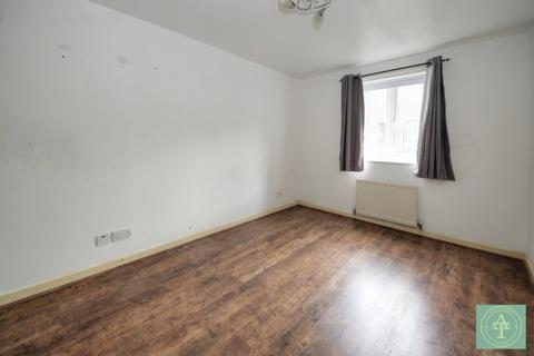 2 Haynes Close, London, N11 1HH