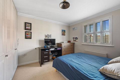 10 Sheldrick Link, Springfield, Chelmsford, CM2 6GJ