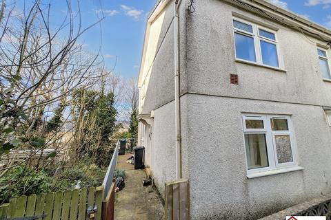 2 bedroom flat for sale, Meadow Road, Neath, Neath Port Talbot. SA11 2AB