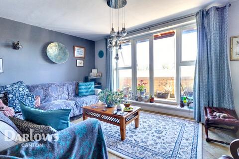 2 bedroom apartment for sale, Adventurers Quay, Cardiff