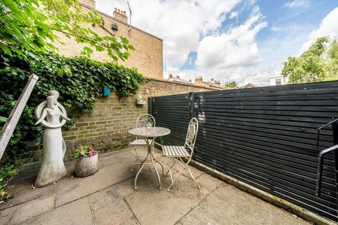 3 bedroom flat for sale, Kerrison Road, London W5