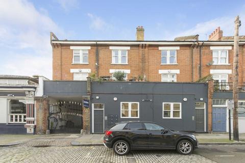 2 bedroom flat for sale, Mount Pleasant Crescent, London N4