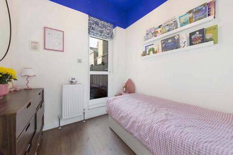 2 bedroom flat for sale, Mount Pleasant Crescent, London N4