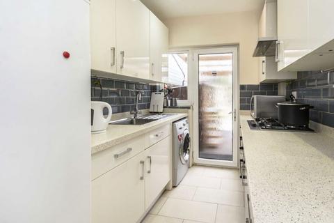 4 bedroom house to rent, Martin Grove, Morden SM4