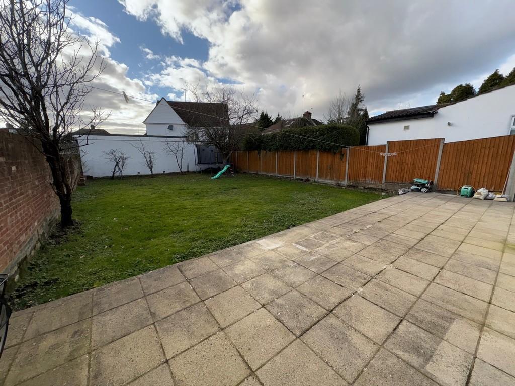465 Rayners Lanegarden2