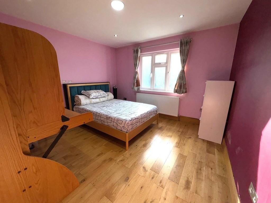 465 Rayners Lane Bed2