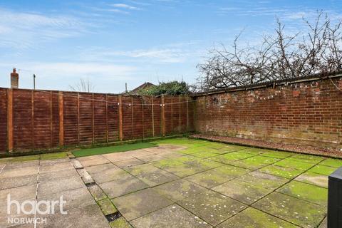 2 bedroom semi-detached bungalow for sale, Peregrine Road, Norwich