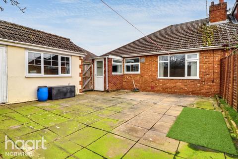 2 bedroom semi-detached bungalow for sale, Peregrine Road, Norwich