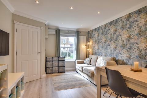 8 Buckthorn Road, Dunmow, CM6 1HZ