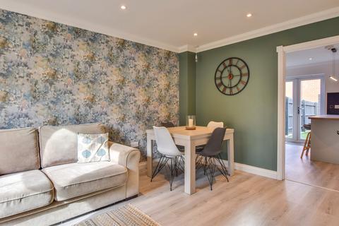 8 Buckthorn Road, Dunmow, CM6 1HZ