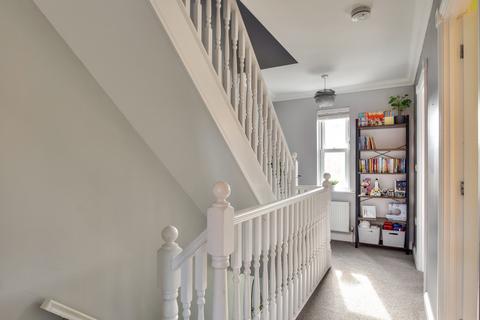 8 Buckthorn Road, Dunmow, CM6 1HZ