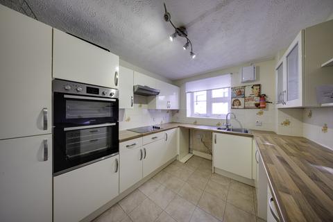 2 bedroom ground floor flat to rent, Cobbold Road, Suffolk IP11