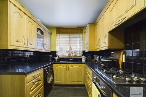 4 bedroom semi-detached house for sale, Pavior Road, Bestwood