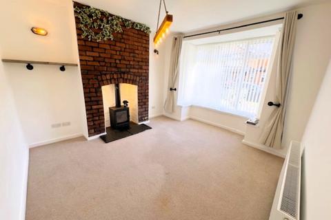 3 bedroom semi-detached house to rent, Thorns Avenue, Astley Bridge, Bolton