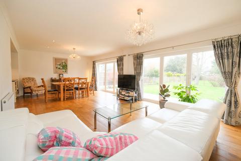 166 Poverest Road, Petts Wood, Orpington, BR5 1GU