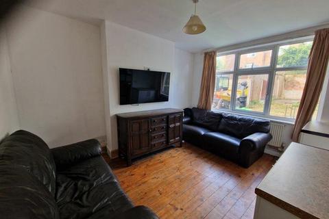 6 bedroom house to rent, Harrington Drive, Nottingham NG7