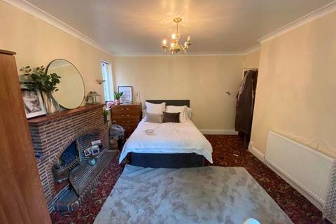 6 bedroom house to rent, Derby Road, Nottingham NG7