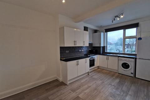 5 bedroom flat to rent, Harrow Road, Wembley