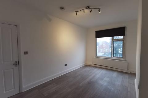 5 bedroom flat to rent, Harrow Road, Wembley