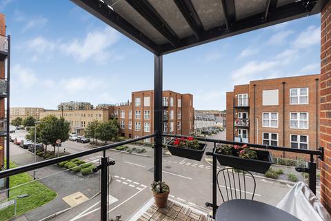 2 bedroom apartment for sale, Oakes Crescent, Dartford DA1