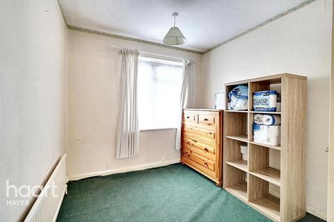13 Kendal Close, Hayes, UB4 8SX
