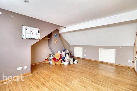 13 Kendal Close, Hayes, UB4 8SX