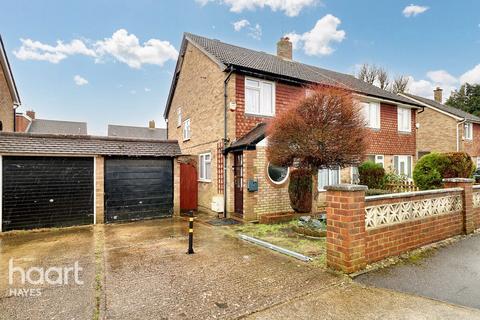 4 bedroom semi-detached house for sale, Kendal Close, Hayes