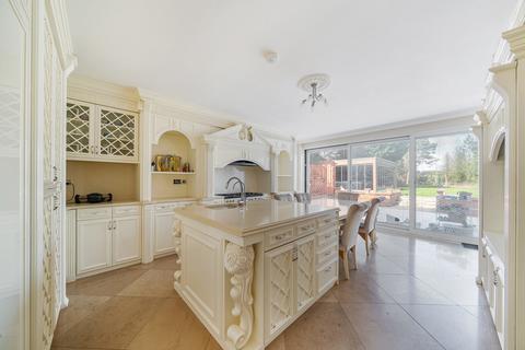 undefined, Totteridge Village, Totteridge, London, N20