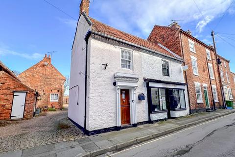 2 bedroom end of terrace house to rent, Priestgate, Barton Upon Humber, North Lincolnshire, DN18