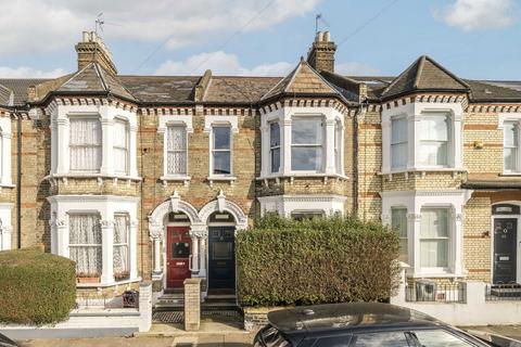 3 bedroom terraced house to rent, Chestnut Grove, London SW12