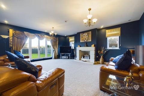 4 bedroom detached house for sale, Station Lane, Walton-on-Trent