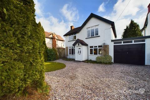 4 bedroom detached house for sale, Old Croft Road, Walton On The Hill