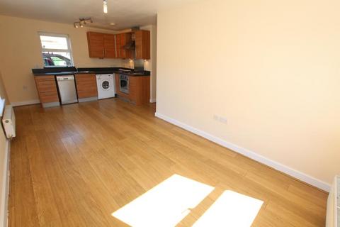 2 bedroom apartment to rent, Maybury Road, Woking GU21