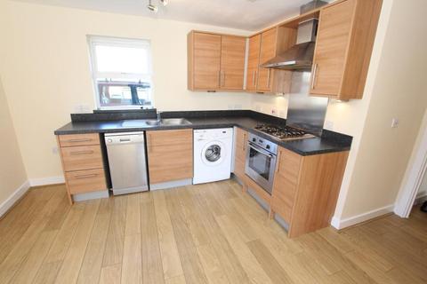 2 bedroom apartment to rent, Maybury Road, Woking GU21