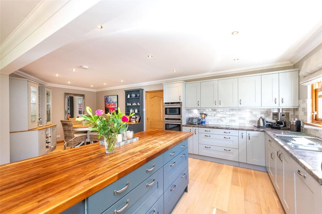 Kitchen Family Room