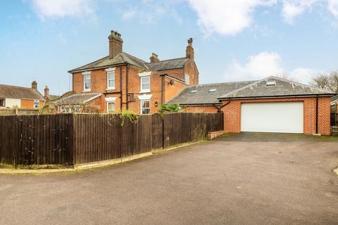 5 bedroom detached house for sale, Cromer Road, North Walsham