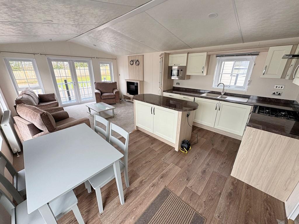 Kitchen Diner Lounge