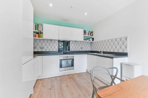 1 bedroom flat to rent, Lambourne House, Anerley, London, SE20