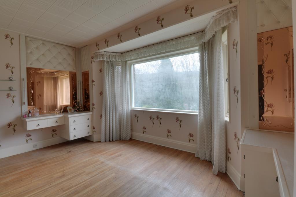 Bedroom 1 (2)