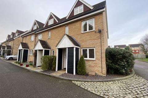 4 bedroom end of terrace house to rent, Barnack Grove, Royston SG8