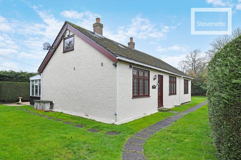 4 bedroom detached bungalow for sale, Epping Long Green, Epping Green