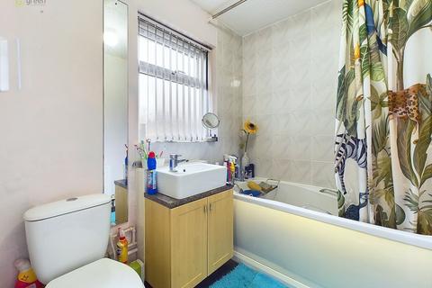 6 Eringden, Wilnecote, Tamworth, B77 4DA