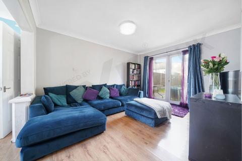 4 bedroom terraced house for sale, Blundell Road, Edgware HA8