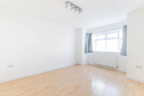 3 bedroom terraced house to rent, Central Road, Sudbury, Wembley, HA0