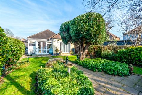 3 bedroom bungalow for sale, Manor Close, Dartford, Kent, DA1