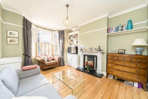 2 bedroom flat for sale, Lynette Avenue, London SW4