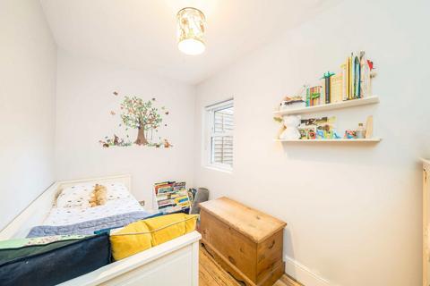 2 bedroom flat for sale, Lynette Avenue, London SW4