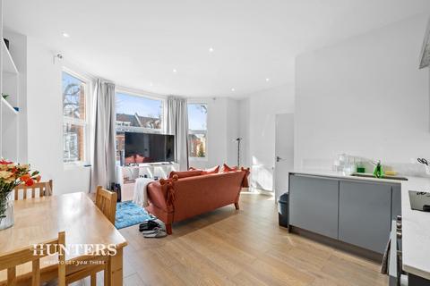 Flat D, 22 Park Avenue, London, NW2 5AP