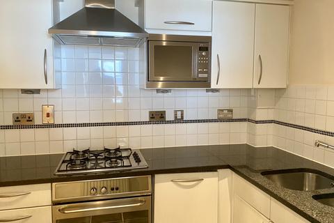 1 bedroom flat to rent, Barrier Point Road, Silvertown E16