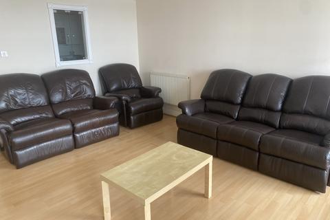 1 bedroom flat to rent, Barrier Point Road, Silvertown E16